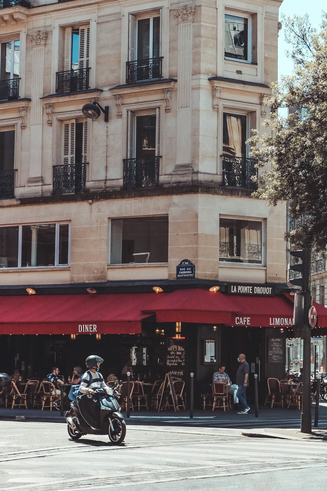 paris street cafe